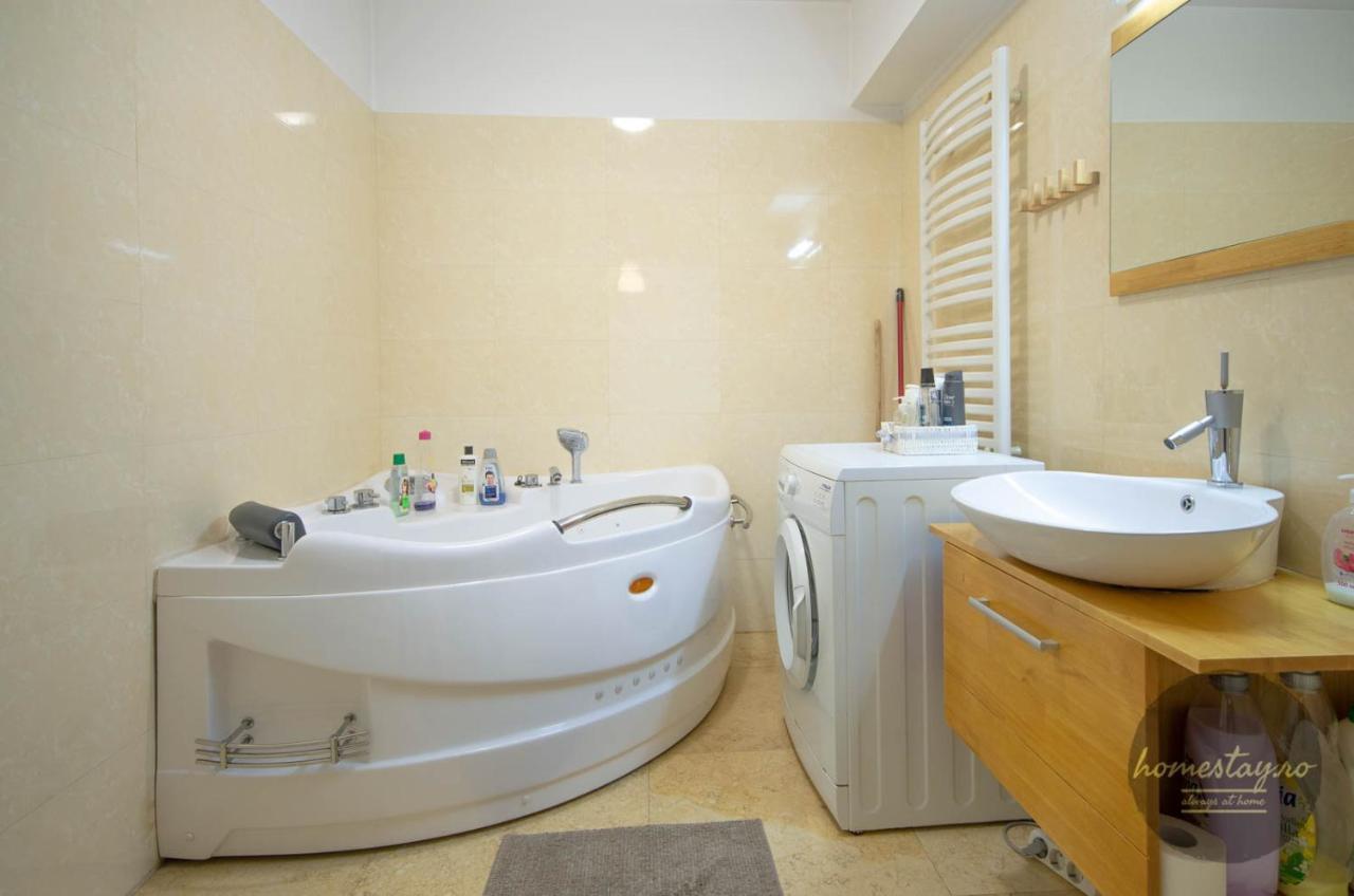 Homestay Отопени Экстерьер фото