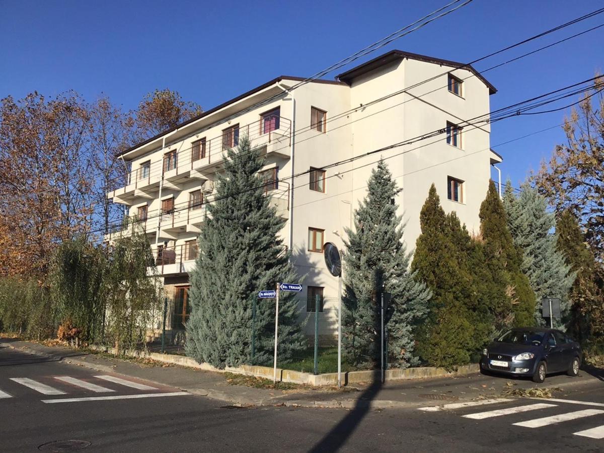 Homestay Отопени Экстерьер фото