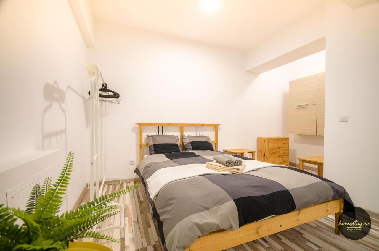 Homestay Отопени Экстерьер фото