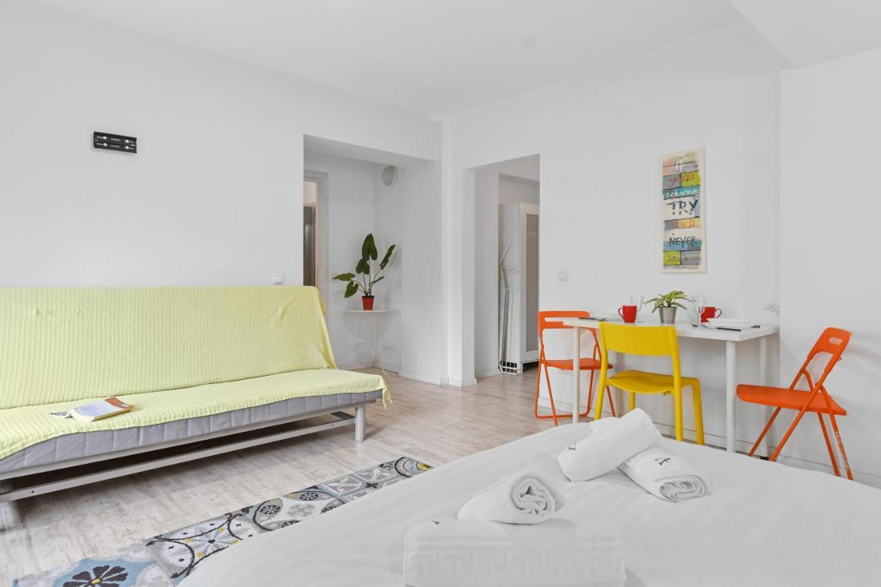 Homestay Отопени Экстерьер фото
