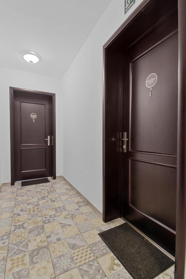 Homestay Отопени Экстерьер фото