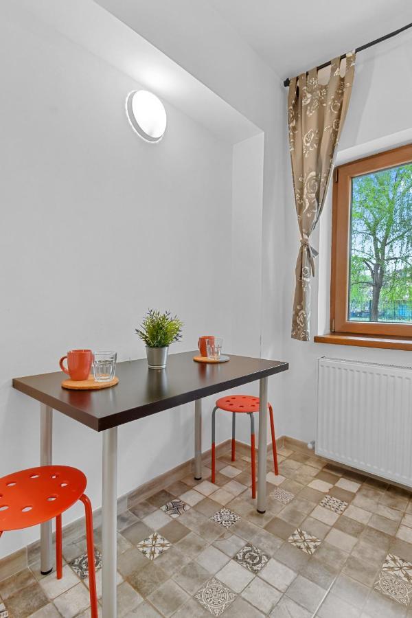 Homestay Отопени Экстерьер фото