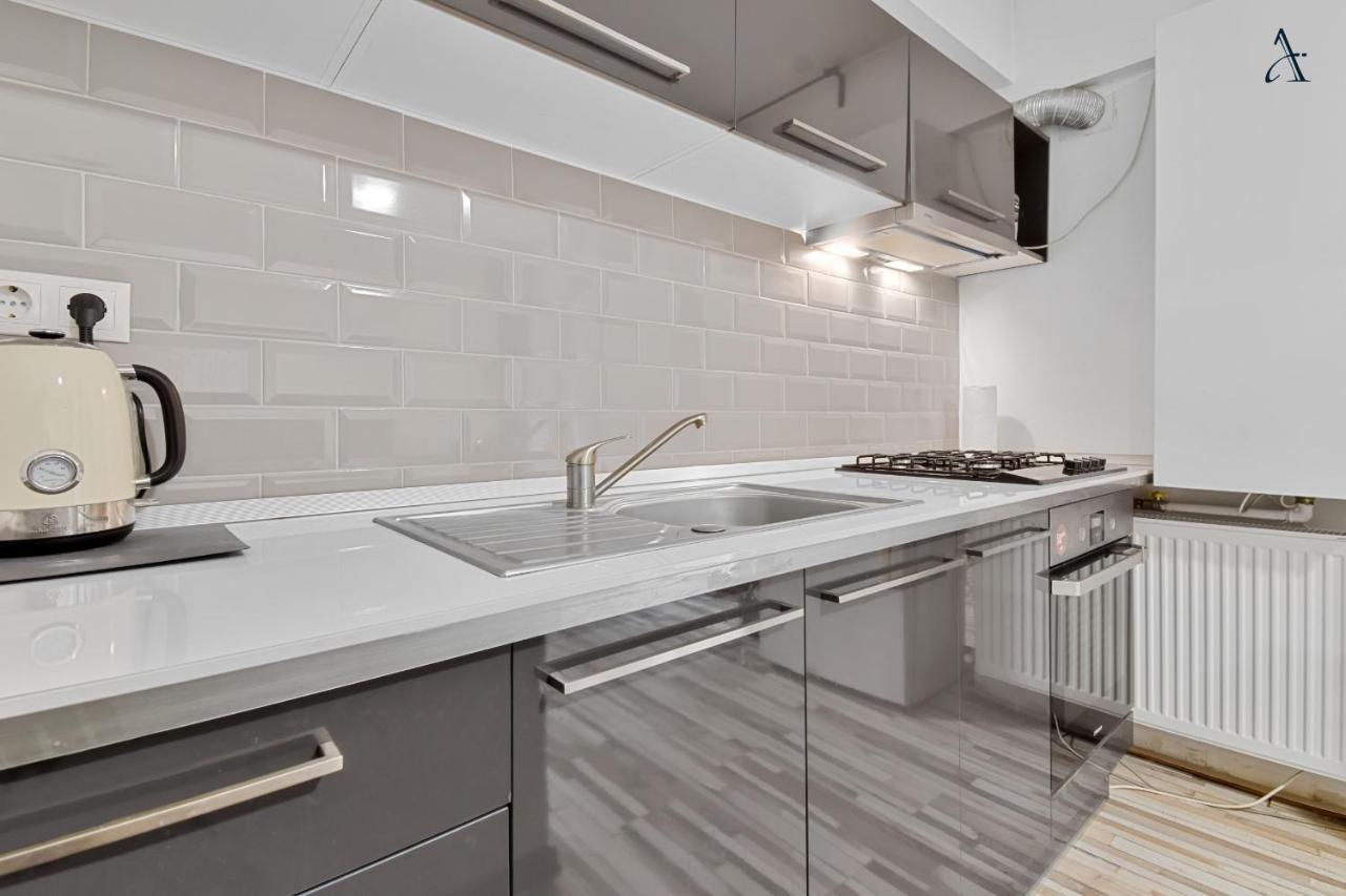 Homestay Отопени Экстерьер фото