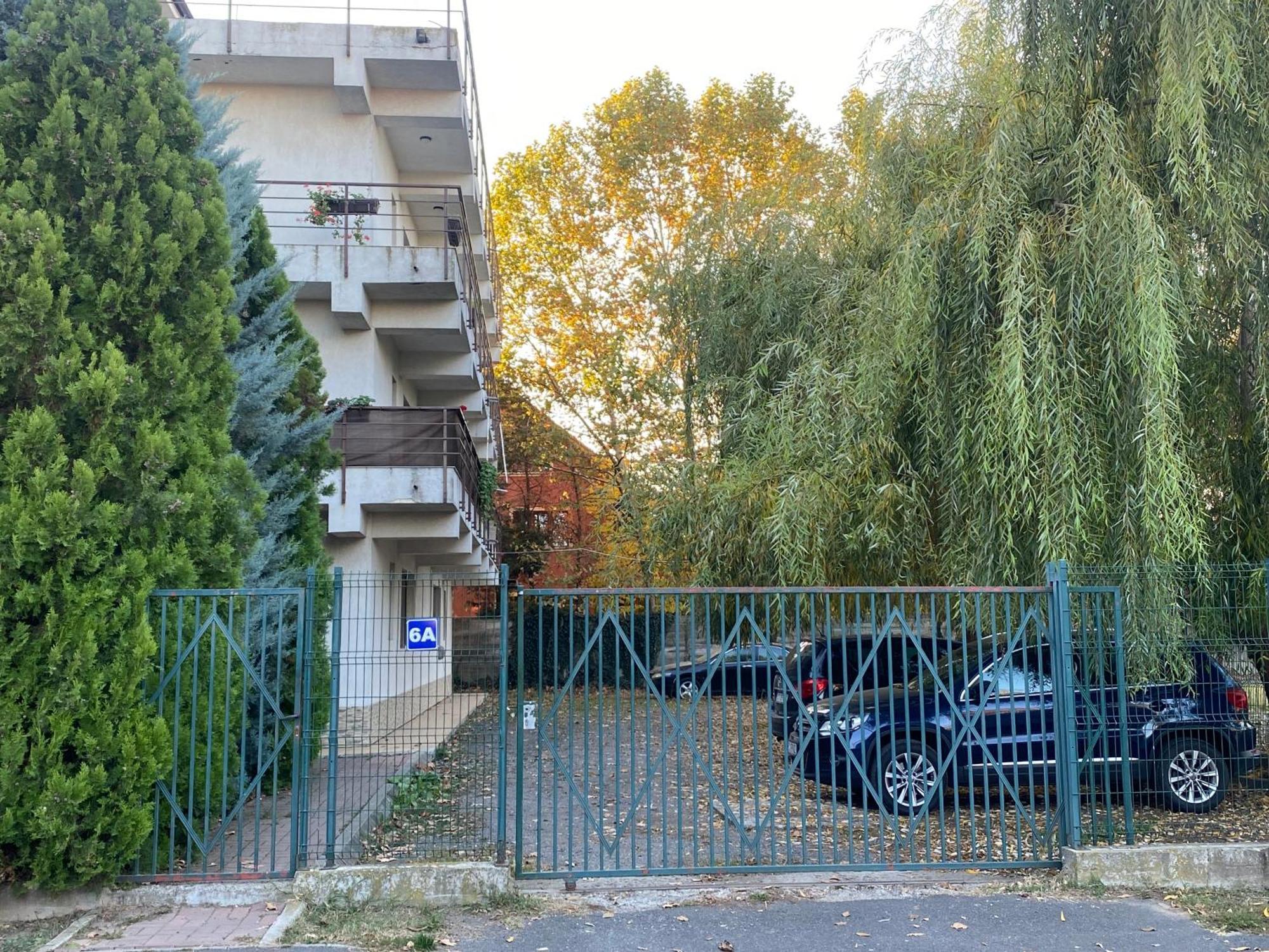 Homestay Отопени Экстерьер фото